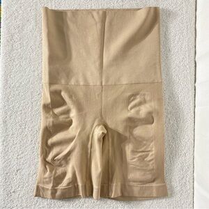 Dreamwear Nude Beige High Rise Shapewear Shorts M